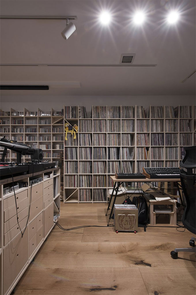 作業場のレコード棚